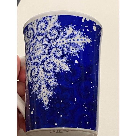 Beautiful ￼Studio 33 Snowflake Mug - Picture 4 of 10